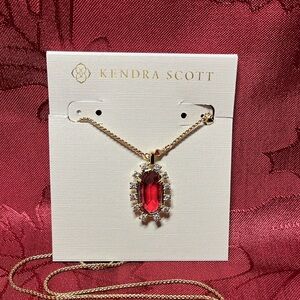 🎄🎁 Kendra Scott Red Pendant set in gold plate